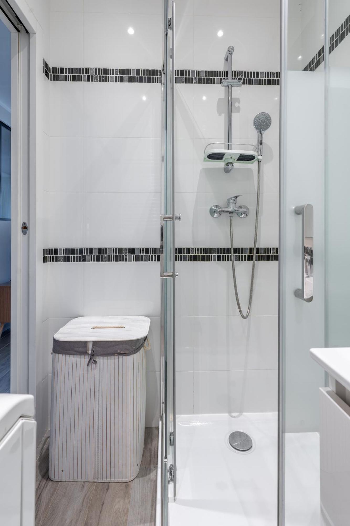 Fabuleux Appartement 2 Personnes Au Coeur De Menton, Climatise Et Proche Gares Routiere Et Sncf Exteriör bild