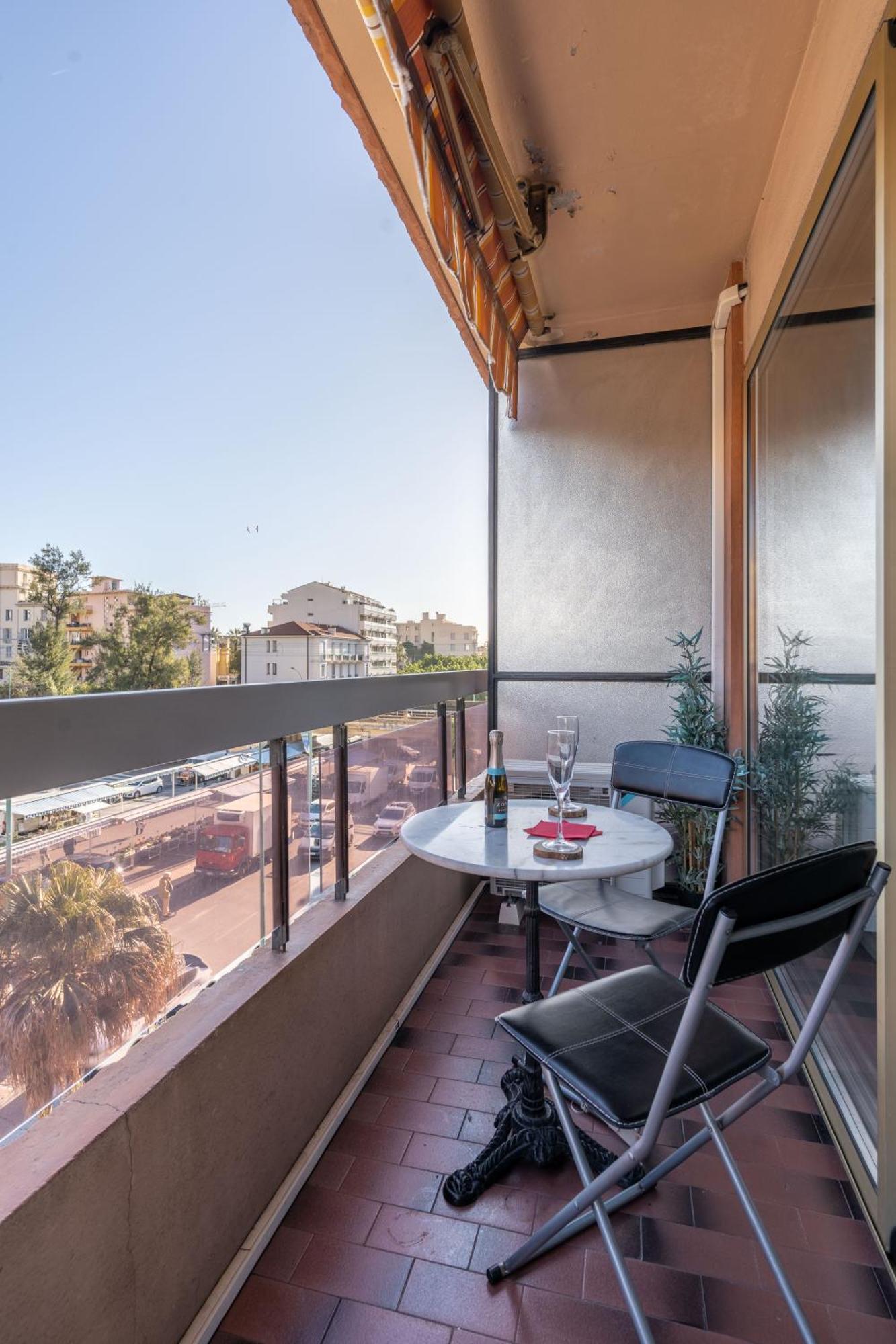 Fabuleux Appartement 2 Personnes Au Coeur De Menton, Climatise Et Proche Gares Routiere Et Sncf Exteriör bild