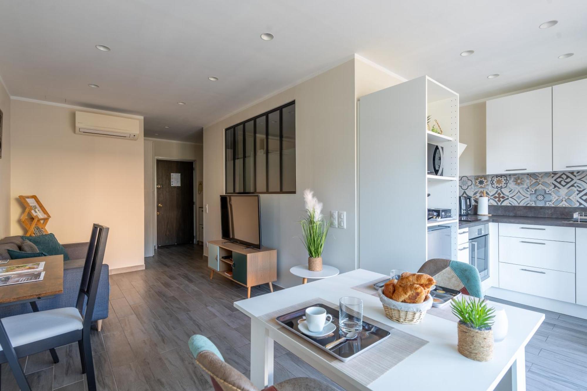 Fabuleux Appartement 2 Personnes Au Coeur De Menton, Climatise Et Proche Gares Routiere Et Sncf Exteriör bild