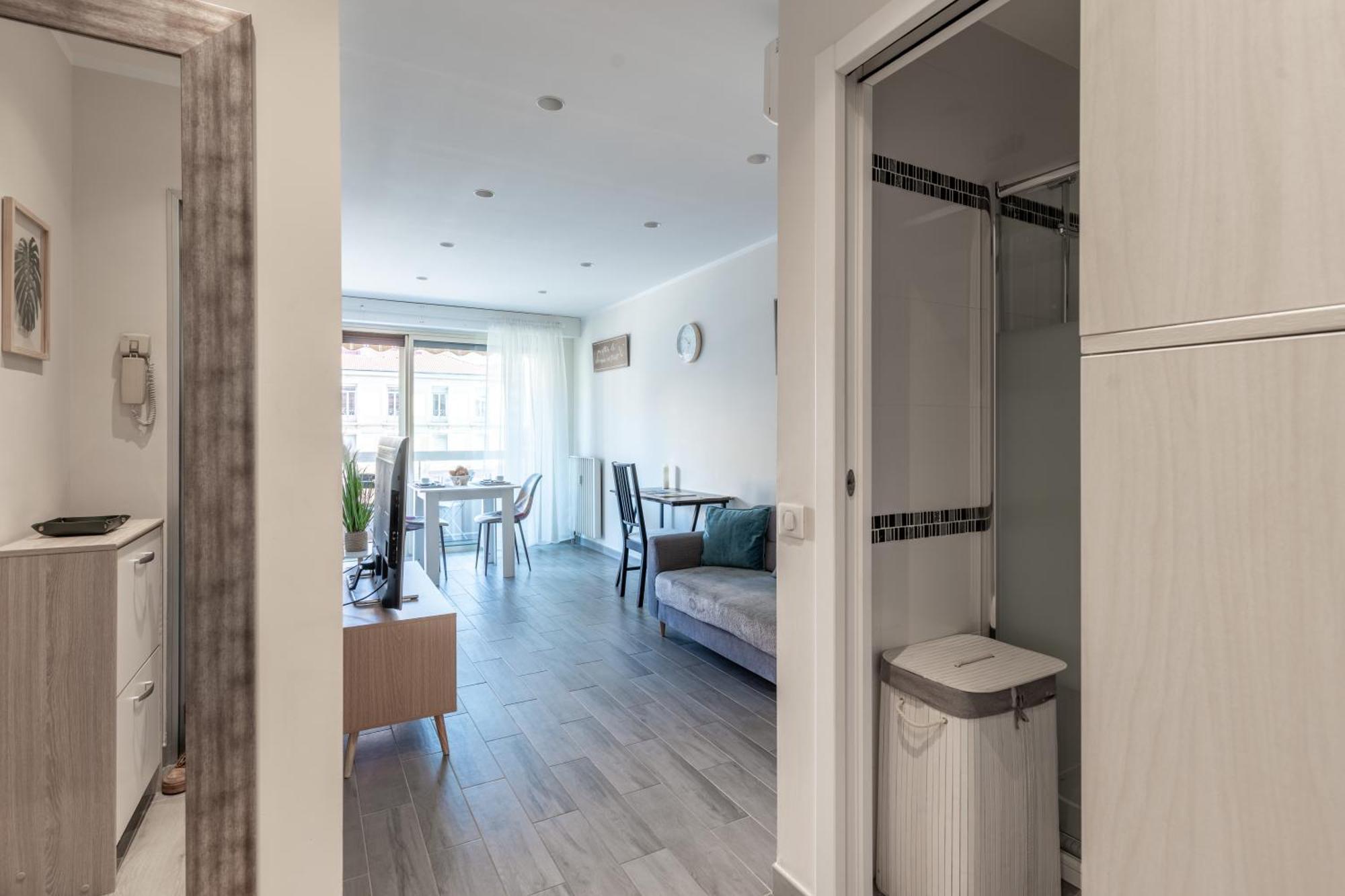 Fabuleux Appartement 2 Personnes Au Coeur De Menton, Climatise Et Proche Gares Routiere Et Sncf Exteriör bild