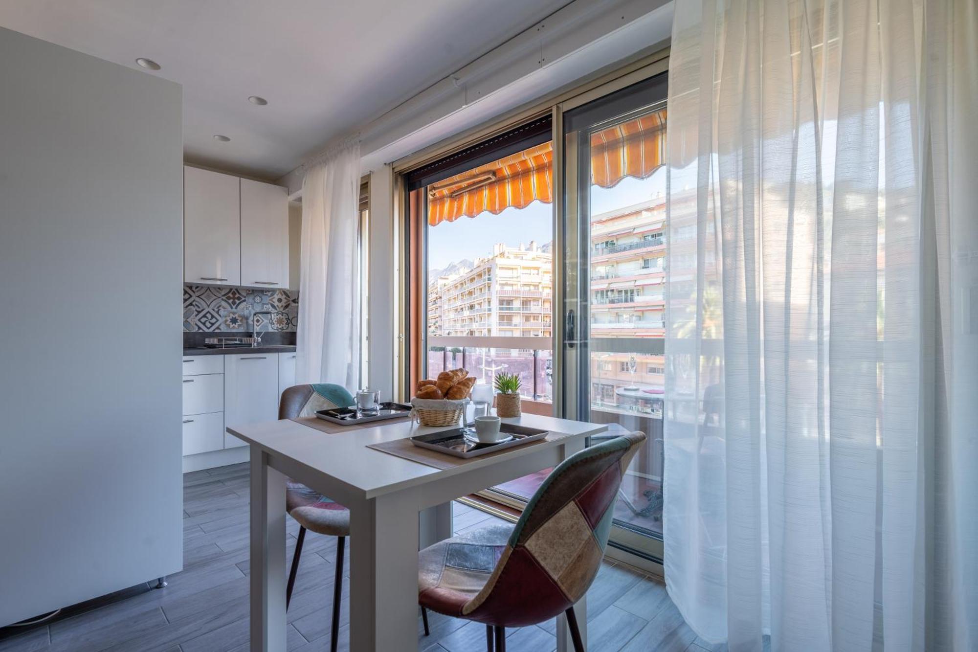 Fabuleux Appartement 2 Personnes Au Coeur De Menton, Climatise Et Proche Gares Routiere Et Sncf Exteriör bild