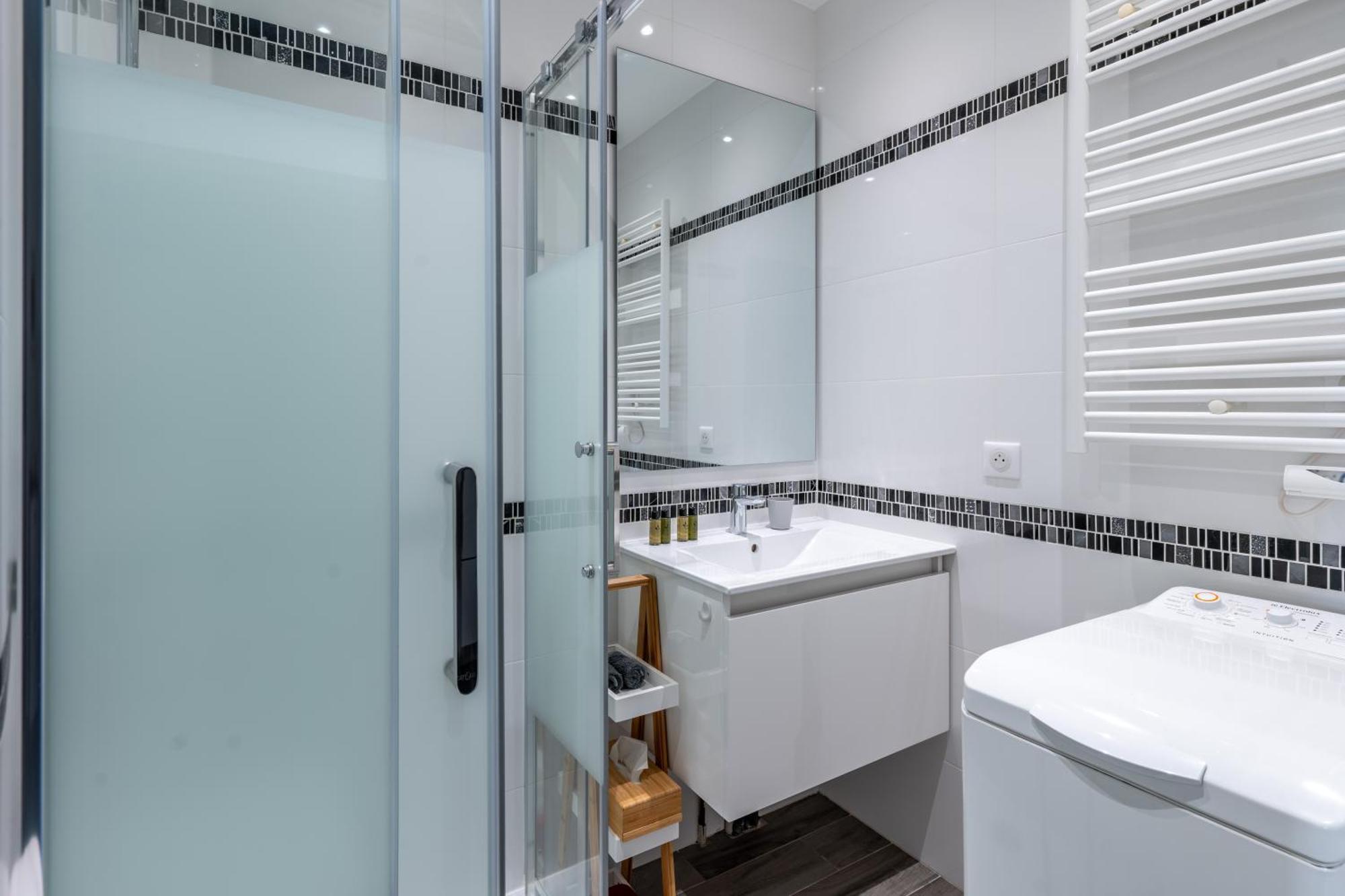 Fabuleux Appartement 2 Personnes Au Coeur De Menton, Climatise Et Proche Gares Routiere Et Sncf Exteriör bild